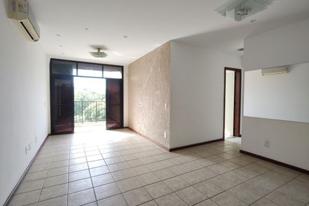 Sala de apartamento para alugar com 3 quartos, 80m² em Pechincha, Rio de Janeiro