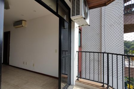 Apartamento para alugar com 80m², 3 quartos e 1 vaga Apartamento para alugar com 80m², 3 quartos e 1 vagaVaranda