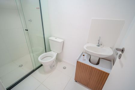 Apartamento para alugar com 39m², 2 quartos e sem vaga Apartamento para alugar com 39m², 2 quartos e sem vagaBanheiro