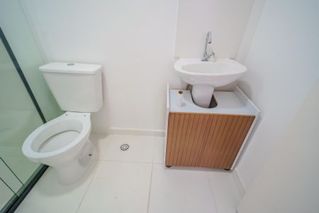 Apartamento para alugar com 39m², 2 quartos e sem vaga Apartamento para alugar com 39m², 2 quartos e sem vagaBanheiro
