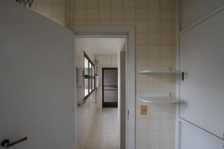 Apartamento à venda com 155m², 3 quartos e 3 vagas Apartamento à venda com 155m², 3 quartos e 3 vagasDESPENSA