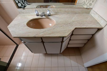 Apartamento à venda com 155m², 3 quartos e 3 vagas Apartamento à venda com 155m², 3 quartos e 3 vagasBANHEIRO
