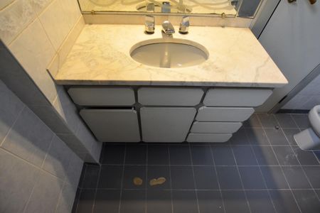 Apartamento à venda com 155m², 3 quartos e 3 vagas Apartamento à venda com 155m², 3 quartos e 3 vagasSUÍTE