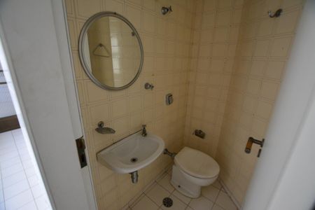Apartamento à venda com 155m², 3 quartos e 3 vagas Apartamento à venda com 155m², 3 quartos e 3 vagasAREA DE SERVIÇO - BANHEIRO