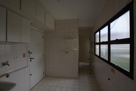 Apartamento à venda com 155m², 3 quartos e 3 vagas Apartamento à venda com 155m², 3 quartos e 3 vagasAREA DE SERVIÇO
