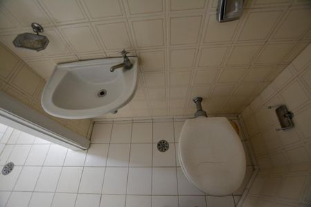 Apartamento à venda com 155m², 3 quartos e 3 vagas Apartamento à venda com 155m², 3 quartos e 3 vagasAREA DE SERVIÇO - BANHEIRO