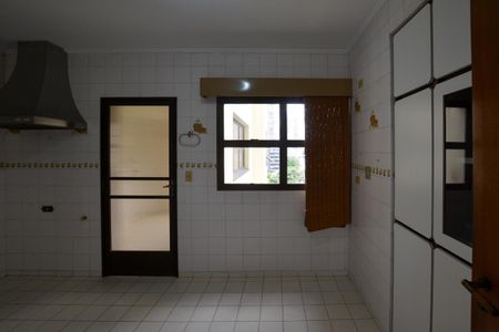 Apartamento à venda com 155m², 3 quartos e 3 vagas Apartamento à venda com 155m², 3 quartos e 3 vagasCOZINHA
