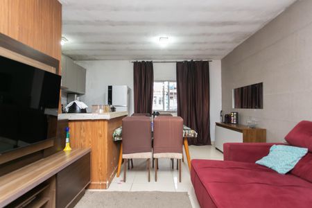 Casa à venda com 210m², 4 quartos e 5 vagasSala / Cozinha 