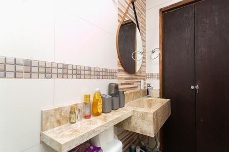 Casa à venda com 210m², 4 quartos e 5 vagasBanheiro 2 