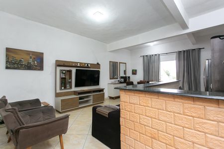 Casa à venda com 210m², 4 quartos e 5 vagasSala / Cozinha 