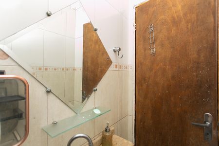 Casa à venda com 210m², 4 quartos e 5 vagasBanheiro 3 