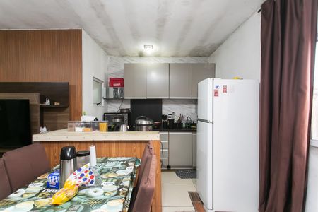 Casa à venda com 210m², 4 quartos e 5 vagasSala / Cozinha 