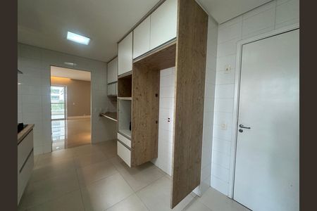 Apartamento para alugar com 158m², 3 quartos e 3 vagas Apartamento para alugar com 158m², 3 quartos e 3 vagasCozinha