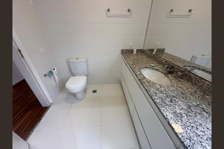 Apartamento para alugar com 158m², 3 quartos e 3 vagas Apartamento para alugar com 158m², 3 quartos e 3 vagasBanheiro da Suíte 3
