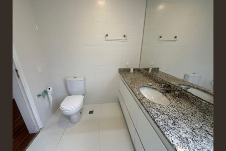 Apartamento para alugar com 158m², 3 quartos e 3 vagas Apartamento para alugar com 158m², 3 quartos e 3 vagasBanheiro da Suíte 3