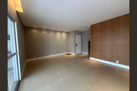 Apartamento para alugar com 158m², 3 quartos e 3 vagas Apartamento para alugar com 158m², 3 quartos e 3 vagasSala