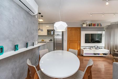 Apartamento à venda com 122m², 2 quartos e sem vaga Apartamento à venda com 122m², 2 quartos e sem vagaSala