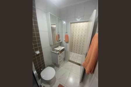 Banheiro de casa à venda com 2 quartos, 125m² em Vila Liviero, São Paulo