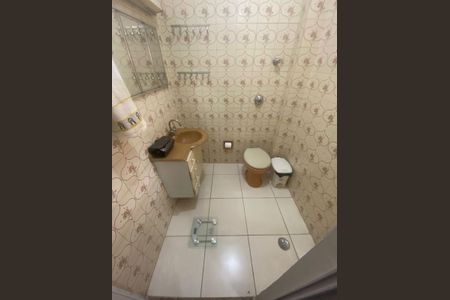 Banheiro de casa à venda com 2 quartos, 125m² em Vila Liviero, São Paulo