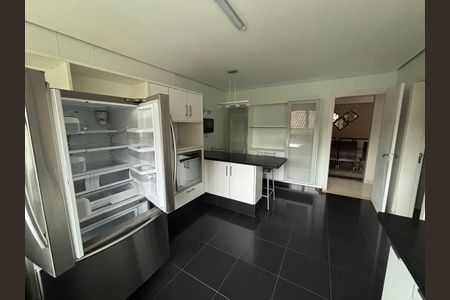 Casa para alugar com 900m², 6 quartos e 6 vagas Casa para alugar com 900m², 6 quartos e 6 vagasCozinha