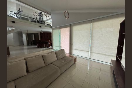 Casa para alugar com 900m², 6 quartos e 6 vagas Casa para alugar com 900m², 6 quartos e 6 vagasSala