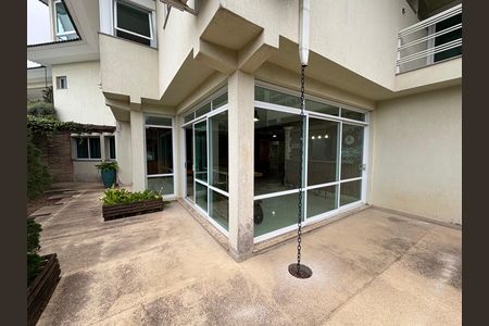 Casa para alugar com 900m², 6 quartos e 6 vagas Casa para alugar com 900m², 6 quartos e 6 vagasFachada