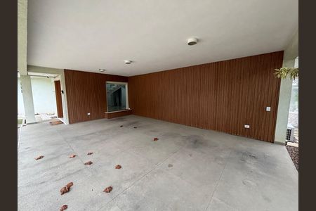 Casa para alugar com 900m², 6 quartos e 6 vagas Casa para alugar com 900m², 6 quartos e 6 vagasFachada