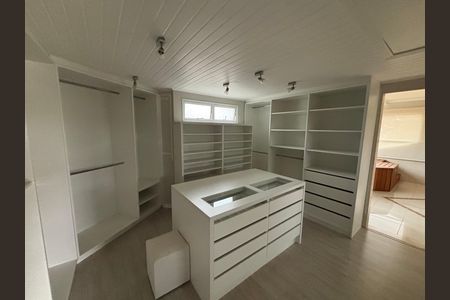 Casa para alugar com 900m², 6 quartos e 6 vagas Casa para alugar com 900m², 6 quartos e 6 vagasCloset