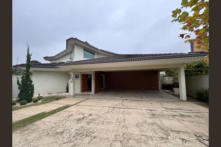 Casa para alugar com 900m², 6 quartos e 6 vagas Casa para alugar com 900m², 6 quartos e 6 vagasFachada