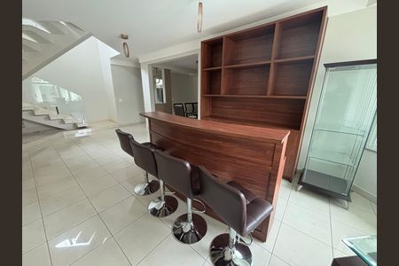 Casa para alugar com 900m², 6 quartos e 6 vagas Casa para alugar com 900m², 6 quartos e 6 vagasSala de Jantar