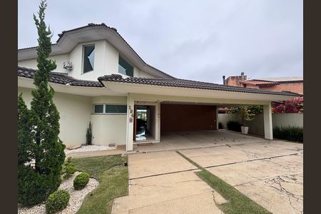 Casa para alugar com 900m², 6 quartos e 6 vagas Casa para alugar com 900m², 6 quartos e 6 vagasFachada
