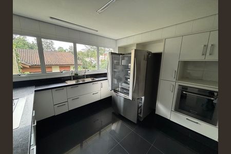 Casa para alugar com 900m², 6 quartos e 6 vagas Casa para alugar com 900m², 6 quartos e 6 vagasCozinha