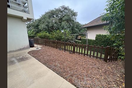 Casa para alugar com 900m², 6 quartos e 6 vagas Casa para alugar com 900m², 6 quartos e 6 vagasQuintal