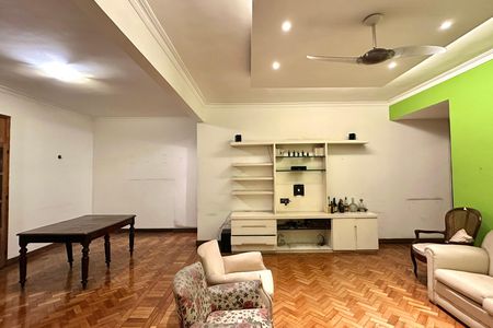 Apartamento à venda com 129m², 2 quartos e sem vaga