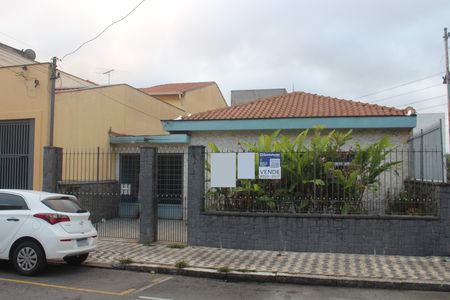 Casa à venda com 400m², 3 quartos e 4 vagas Casa à venda com 400m², 3 quartos e 4 vagasFachada