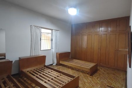 Casa à venda com 400m², 3 quartos e 4 vagas Casa à venda com 400m², 3 quartos e 4 vagasQuarto 2