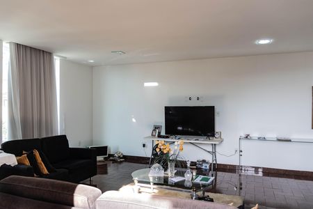 Casa à venda com 340m², 4 quartos e 4 vagas Casa à venda com 340m², 4 quartos e 4 vagasSala 2