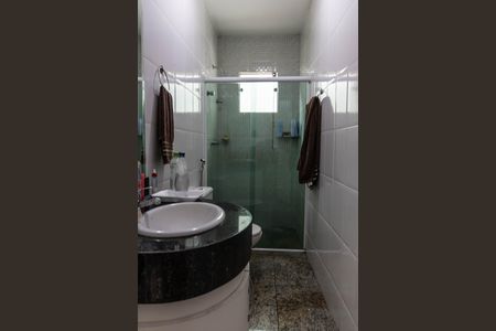 Casa à venda com 340m², 4 quartos e 4 vagas Casa à venda com 340m², 4 quartos e 4 vagasBanheiro da Suíte 3