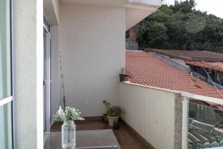 Casa à venda com 340m², 4 quartos e 4 vagas Casa à venda com 340m², 4 quartos e 4 vagasVaranda