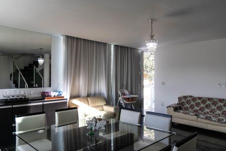Casa à venda com 340m², 4 quartos e 4 vagas Casa à venda com 340m², 4 quartos e 4 vagasSala 1