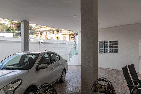 Casa à venda com 340m², 4 quartos e 4 vagas Casa à venda com 340m², 4 quartos e 4 vagasGaragem