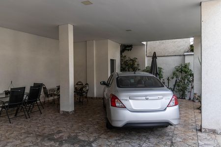 Casa à venda com 340m², 4 quartos e 4 vagas Casa à venda com 340m², 4 quartos e 4 vagasGaragem