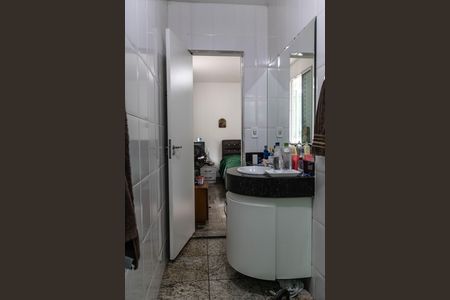 Casa à venda com 340m², 4 quartos e 4 vagas Casa à venda com 340m², 4 quartos e 4 vagasBanheiro da Suíte 3