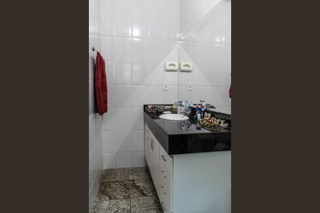 Casa à venda com 340m², 4 quartos e 4 vagas Casa à venda com 340m², 4 quartos e 4 vagasBanheiro da Suíte 4