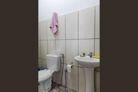 Casa à venda com 340m², 4 quartos e 4 vagas Casa à venda com 340m², 4 quartos e 4 vagasBanheiro de serviço