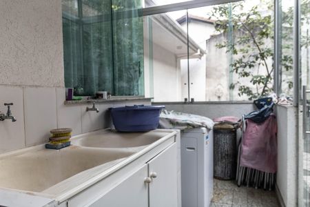 Casa à venda com 340m², 4 quartos e 4 vagas Casa à venda com 340m², 4 quartos e 4 vagasÁrea de Serviço