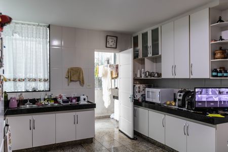 Casa à venda com 340m², 4 quartos e 4 vagas Casa à venda com 340m², 4 quartos e 4 vagasCozinha