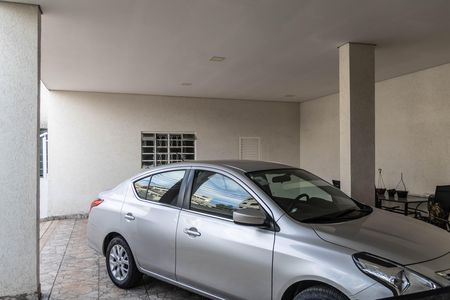 Casa à venda com 340m², 4 quartos e 4 vagas Casa à venda com 340m², 4 quartos e 4 vagasGaragem