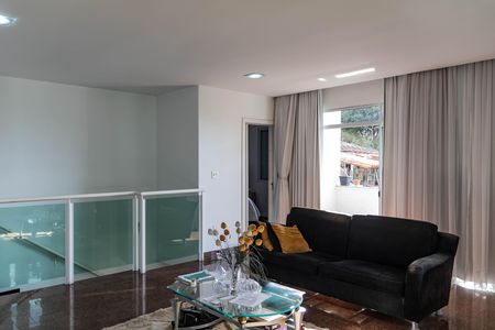 Casa à venda com 340m², 4 quartos e 4 vagas Casa à venda com 340m², 4 quartos e 4 vagasSala 2