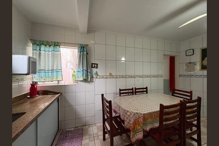 Casa à venda com 327m², 5 quartos e 2 vagas Casa à venda com 327m², 5 quartos e 2 vagasCozinha - Casa 3